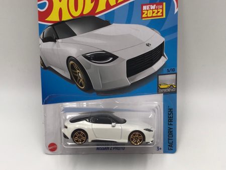 2022 hot wheels  case #124 Nissan z Proto white 80E Hot on Sale