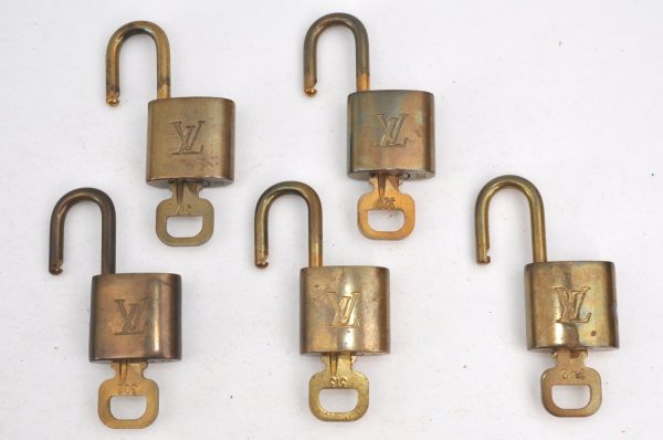 Authentic Louis Vuitton Padlock & Keys 10Set LV K4056 Online now