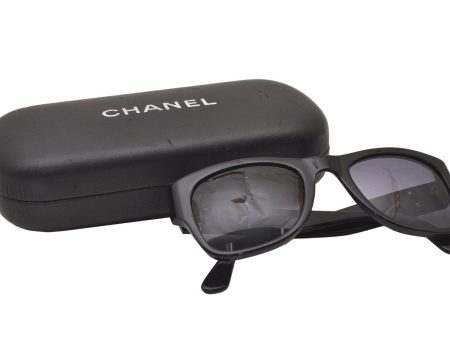 Authentic CHANEL Sunglasses CC Logos CoCo Mark Plastic 02462 Black 2214I For Sale